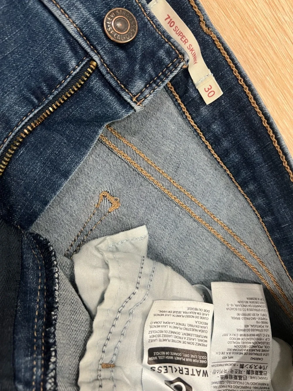 Levi's Distressed Indigo Skinny Jeans - Picture 3 of 5